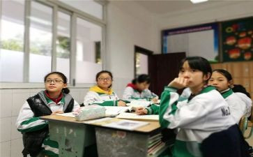 初1学生自我鉴定精选8篇