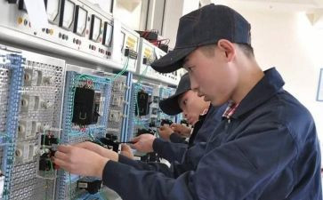 2024年电工年终总结推荐6篇