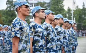 免军训自我鉴定5篇