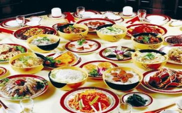 2024年饭店服务员工作总结7篇