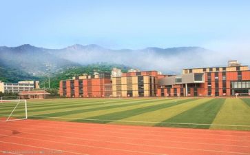 去学校的演讲稿通用8篇