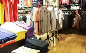 幼儿园折衣服教案8篇