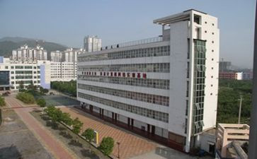学生自我鉴定中专600字7篇